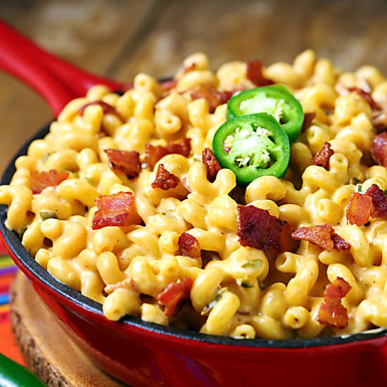 Jalapeno Popper Bacon Mac and Chees - Recipe photo by The Slow Roasted Italian