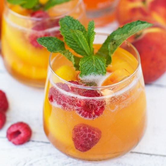 Peach Raspberry Spritzer - Recipe photo by SmartLittleCookie