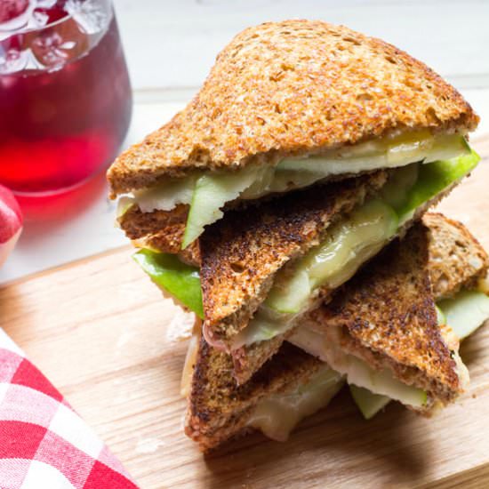 Green Apple Gouda Grilled Cheese - Recipe photo by sugarlovespices