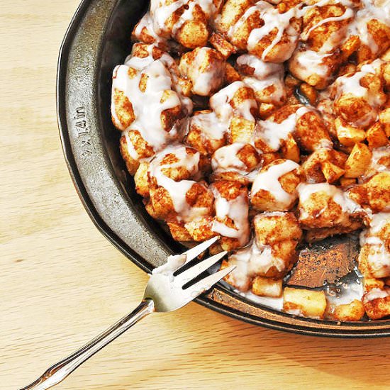Apple Cinnamon Roll Monkey Bread - Recipe photo by diycandy