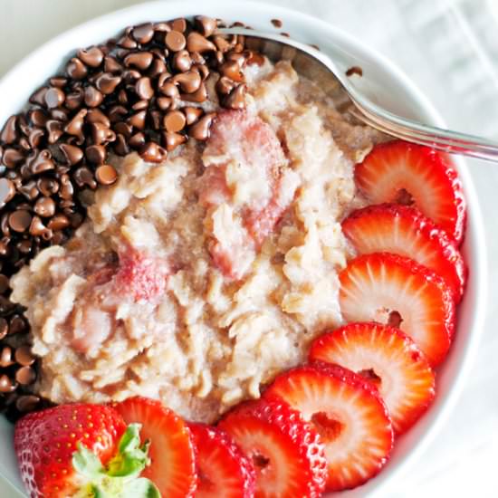 Quick Strawberry Chocolate Oatmeal - Recipe photo by thecharmingdetroiter