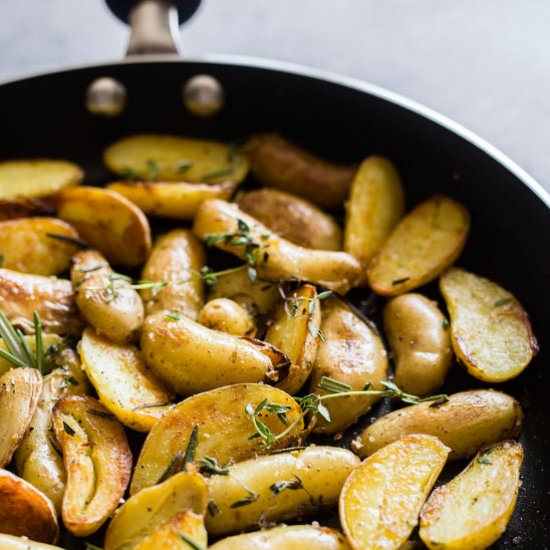 Skillet Roasted Potatoes - Recipe photo by thealmondeater