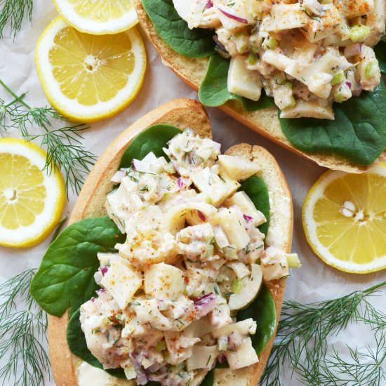 Vegan Lobster Roll - Recipe photo by The Colorful Kitchen