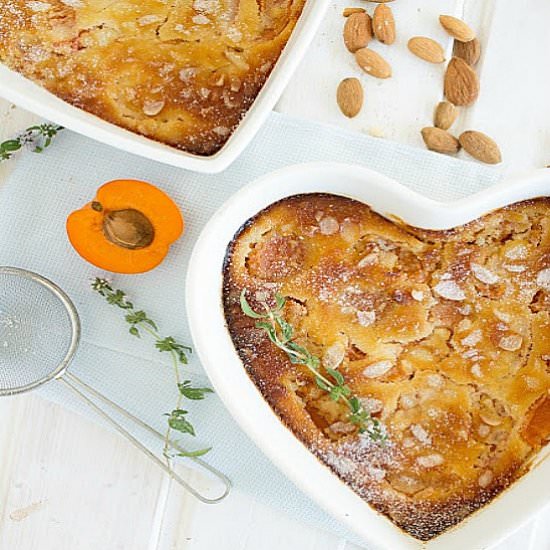 Almond and apricot clafoutis - Recipe photo by Nemacreditoqueesaudavel