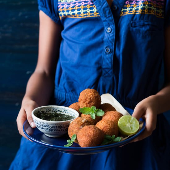 Garlic Chicken Cheese Balls - Recipe photo by currytrail