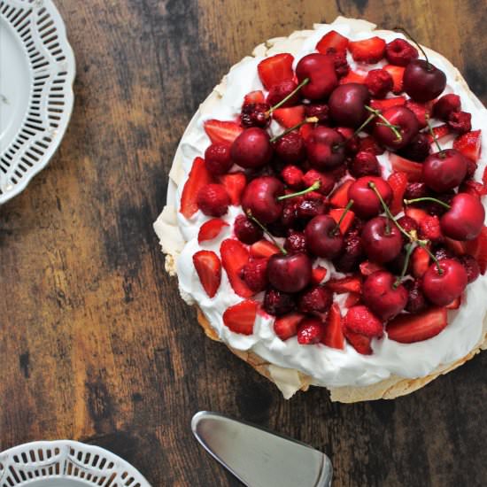 Berry Pavlova - Recipe photo by Insomnie Cherry