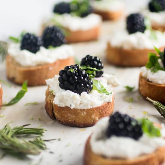 Blackberry Goat Cheese Crostini - Recipe photo by lifeasastrawberry