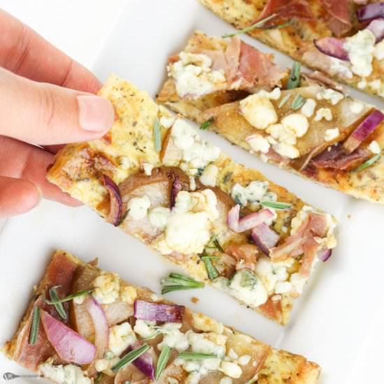 Low-Carb Pizza Crust with Pears - Recipe photo by veggiebalance
