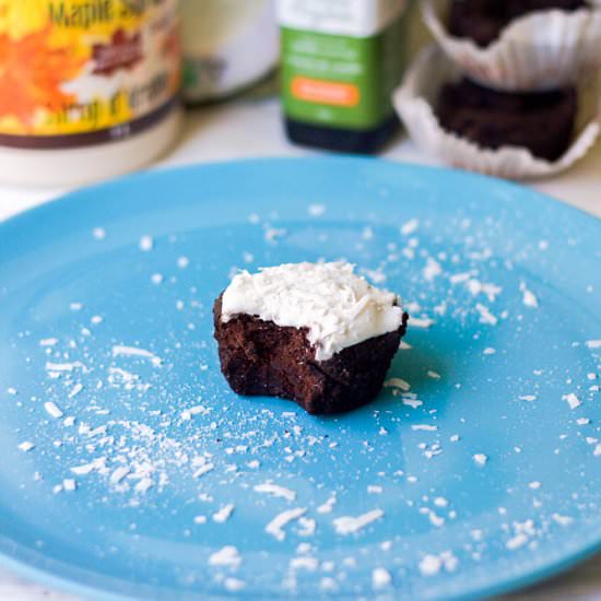 Vegan Chocolate Coconut Cupcakes - Recipe photo by HappyGut