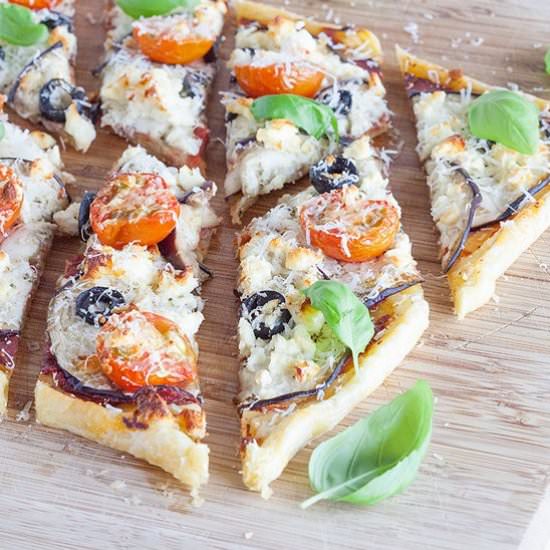 Eggplant and basil puff pastry tart - Recipe photo by ohmydish