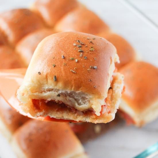 Pizza Sliders - Recipe photo by sugarspiceandglitter