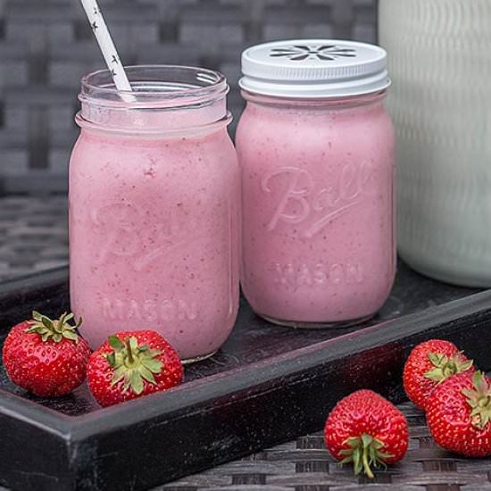 Strawberry Milk - Recipe photo by stylish living