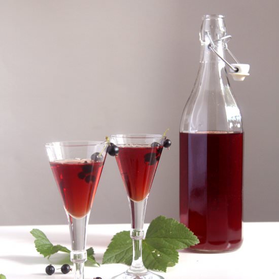 Homemade Crème de Cassis - Recipe photo by adinutza