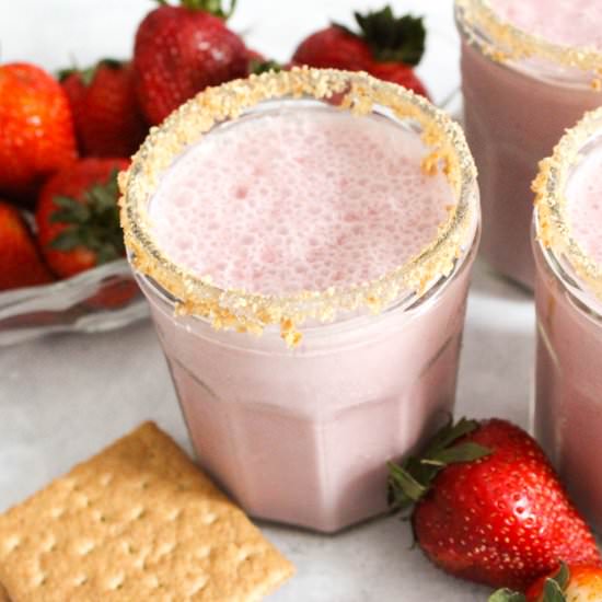 Strawberry Cheesecake Smoothie - Recipe photo by biancagarcia