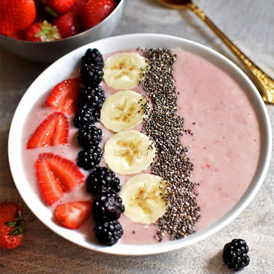 Strawberry Banana Chia Smoothie Bowl - Recipe photo by pepperdelight