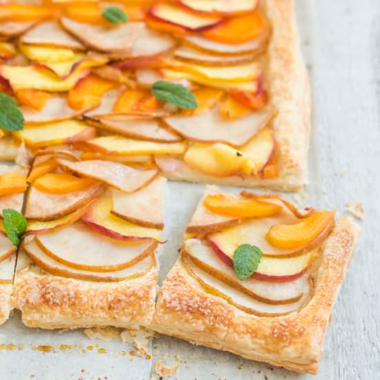 Stone fruit puffy tart - Recipe photo by Like Chocolate