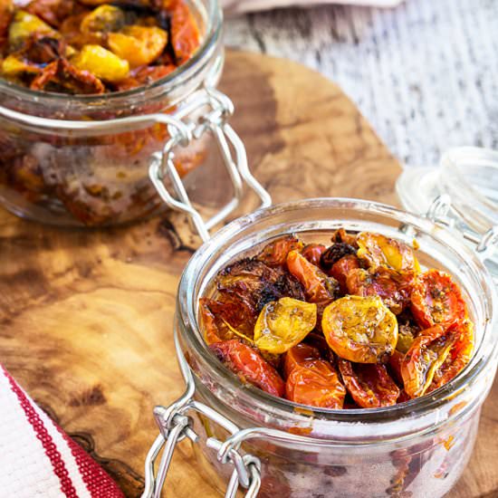 Slow-Roasted Garlic & Herb Tomatoes - Recipe photo by viktoriastable