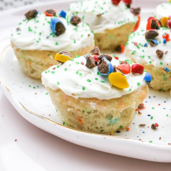Mini Funfetti Cupcakes - Recipe photo by aflavorjournal