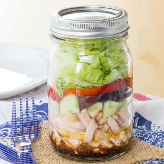 Mediterranean Turkey Mason Jar Salad - Recipe photo by cupcakesandkalechips