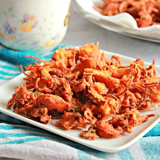 Vengaya Pakoda, Onion Fritters - Recipe photo by Aromatic Cooking