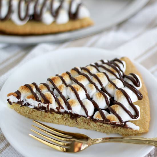 S'mores Dessert Pizza - Recipe photo by valyastasteofhome.com