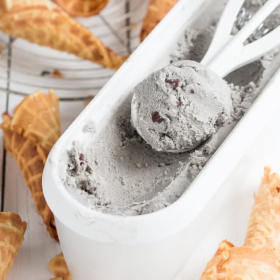 Maple & Black Sesame, Chocolate Chip Ice Cream - Recipe photo by The Urban Poser