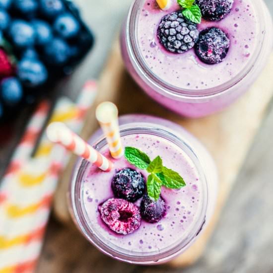 Creamy Blueberry Vanilla Smoothie - Recipe photo by VeganKitchn