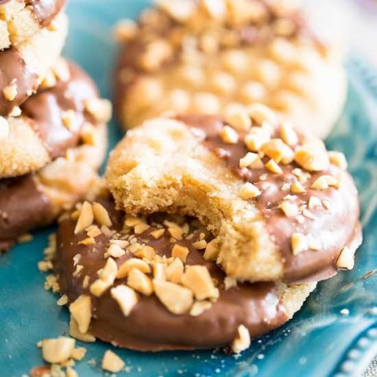 Chocolate Dipped Peanut Butter Cookies - Recipe photo by EvilTwinKitchen