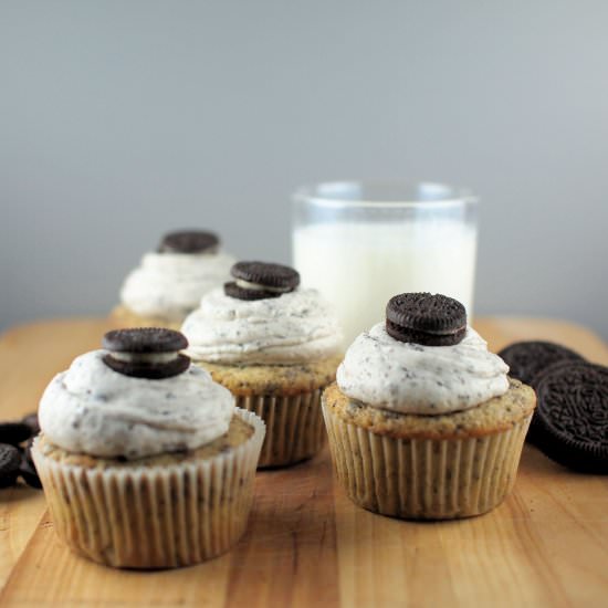 Cookies & Cream Cupcakes - Recipe photo by Tramplingrose
