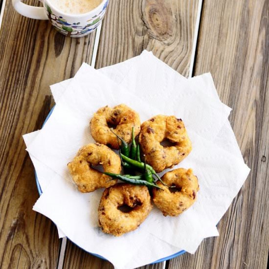 Crispy Urad Dal Fritters - Recipe photo by JeeviKitchen