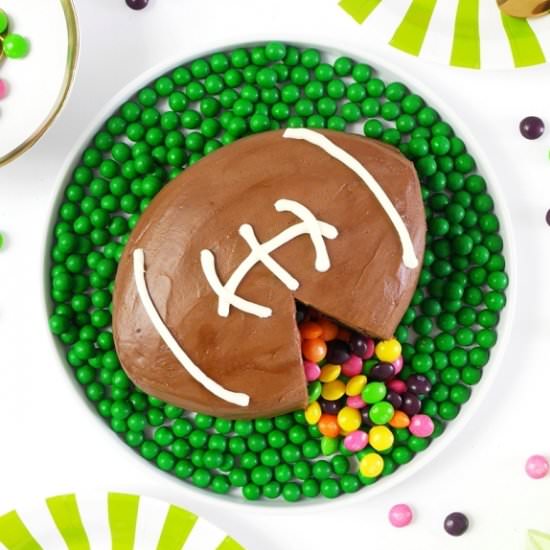 American Football Surprise Cake - Recipe photo by BirdsParty