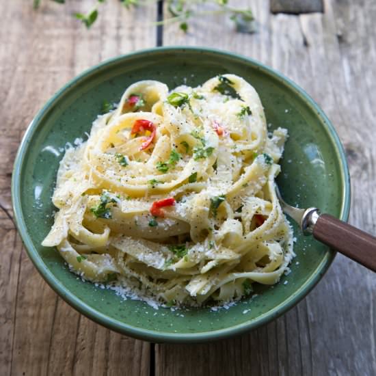 Quick Garlic Butter Pasta - Recipe photo by GarlicMatters