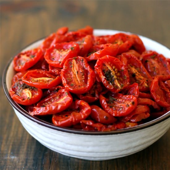 Semi-dried Tomatoes - Recipe photo by lilVienna.com