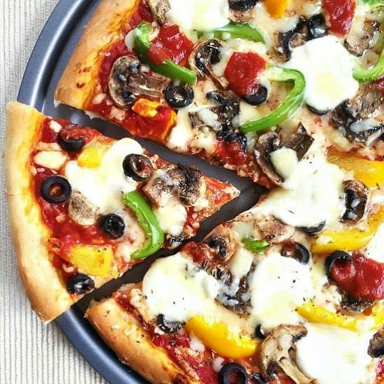 The Best Homemade Vegetarian Pizza - Recipe photo by mygorgeousrecipes