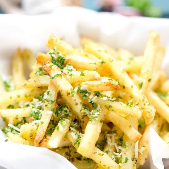 Skinny McDonald’s Garlic Fries - Recipe photo by GarlicMatters