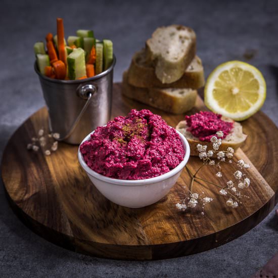 Beet hummus - Recipe photo by Cuisine moi un mouton