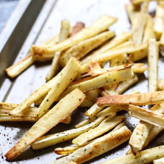 Garlic Coconut Oil Parsnip Fries - Recipe photo by fitmittenkitchen