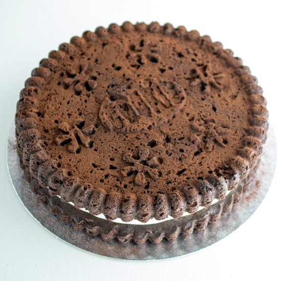 A Giant Oreo Cookie! - Recipe photo by JoJoNookAndCranny