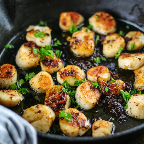 Honey Sriracha Glazed Scallops - Recipe photo by WanderlustandWellness
