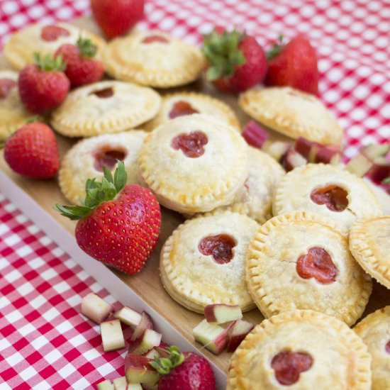 Strawberry Rhubarb Hand Pies - Recipe photo by freutcake