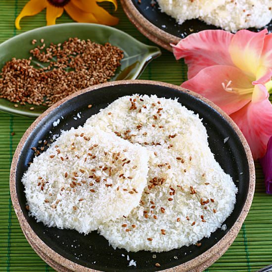 Palitaw Recipe – Filipino Snack - Recipe photo by foxy folksy