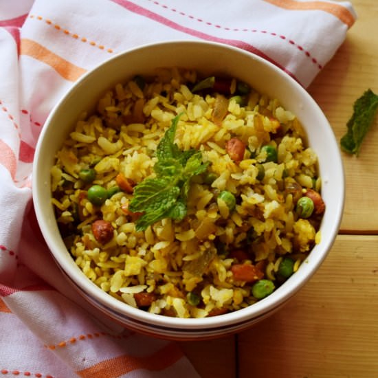 Onion Peas Poha Recipe- Kanda Poha - Recipe photo by naturalfitdiet