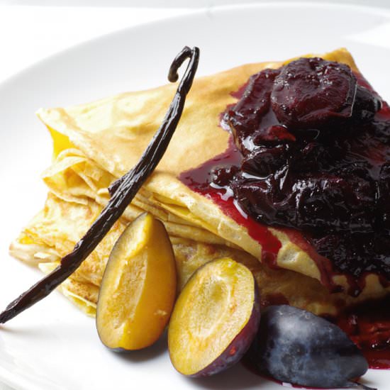 Stewed plums - Recipe photo by TheKitchenAddiction