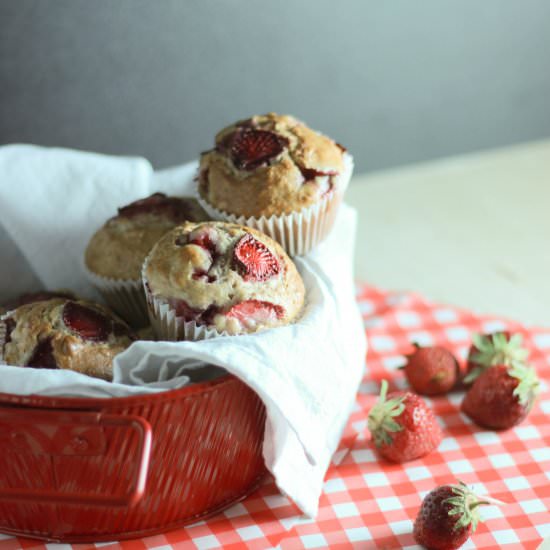 Strawberry Oatmeal Muffins - Recipe photo by mordenh