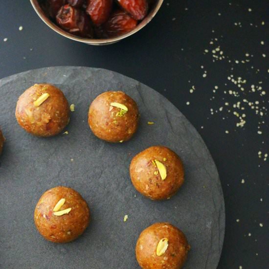 Dry Fruit Laddu / Energy Bites - Recipe photo by clovesandcaramel