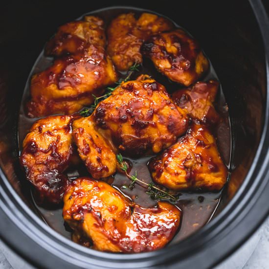 Slow Cooker Honey Garlic Chicken - Recipe photo by CremedelaCrumb