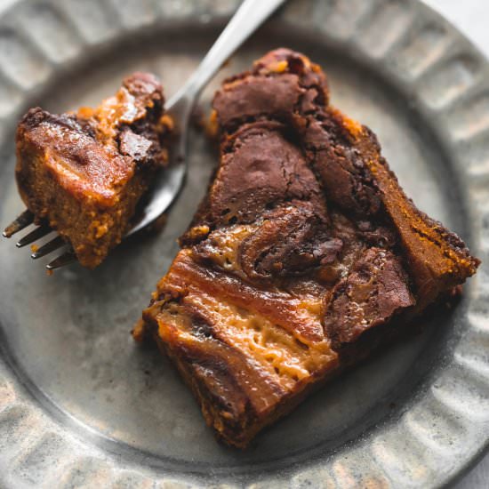 Gooey Caramel Pumpkin Brownies - Recipe photo by CremedelaCrumb