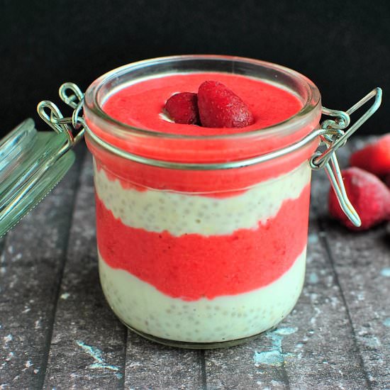 Strawberry Overnight Oats - Recipe photo by thatsrealyummy