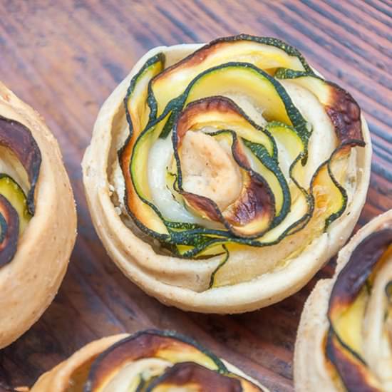 Yeast Roses with Zucchini and Tofu - Recipe photo by Roht