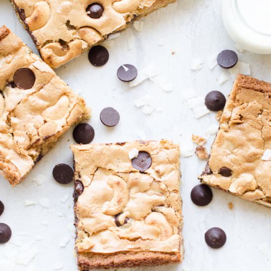 Vegan Cashew Coconut Dark Chocolate - Recipe photo by Elegant Meraki